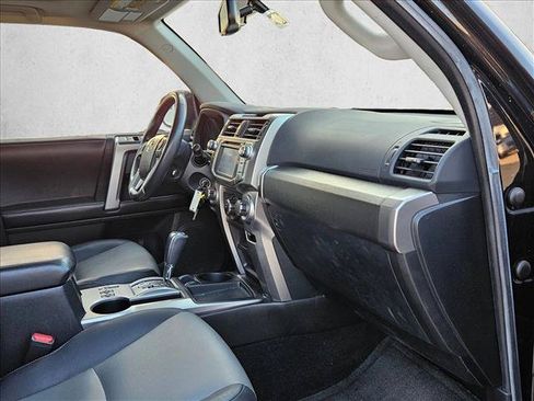 Used 2016 Toyota 4Runner SR5 Premium RWD image 15
