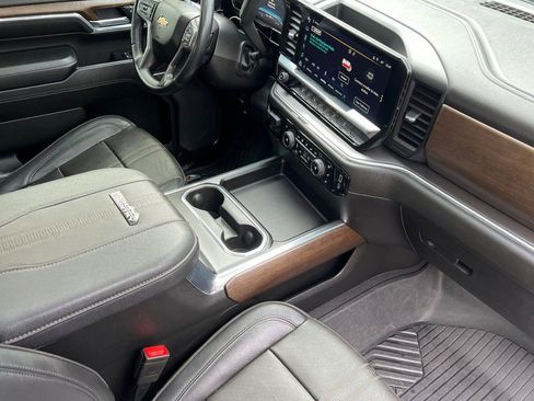 Used 2024 Chevrolet Silverado 3500 High Country w/ High Country Premium Package image 17