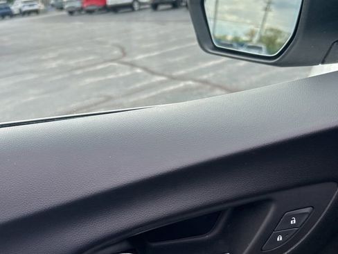 Used 2018 Chevrolet Equinox Premier AWD/4WD image 29