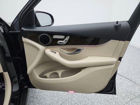 Used 2020 Mercedes-Benz GLC 300 4MATIC image 20