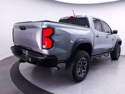 Used 2024 Chevrolet Colorado ZR2 w/ Technology Package AWD/4WD image 16