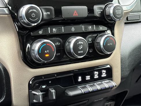 Used 2022 RAM 1500 Laramie image 19