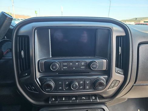 Used 2018 GMC Sierra 1500 SLT w/ All Terrain Package AWD/4WD image 15