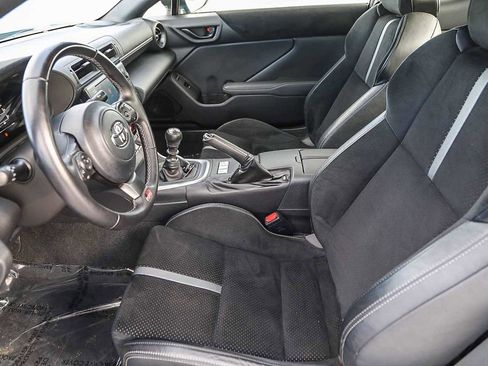 Used 2023 Toyota GR86 Premium image 18