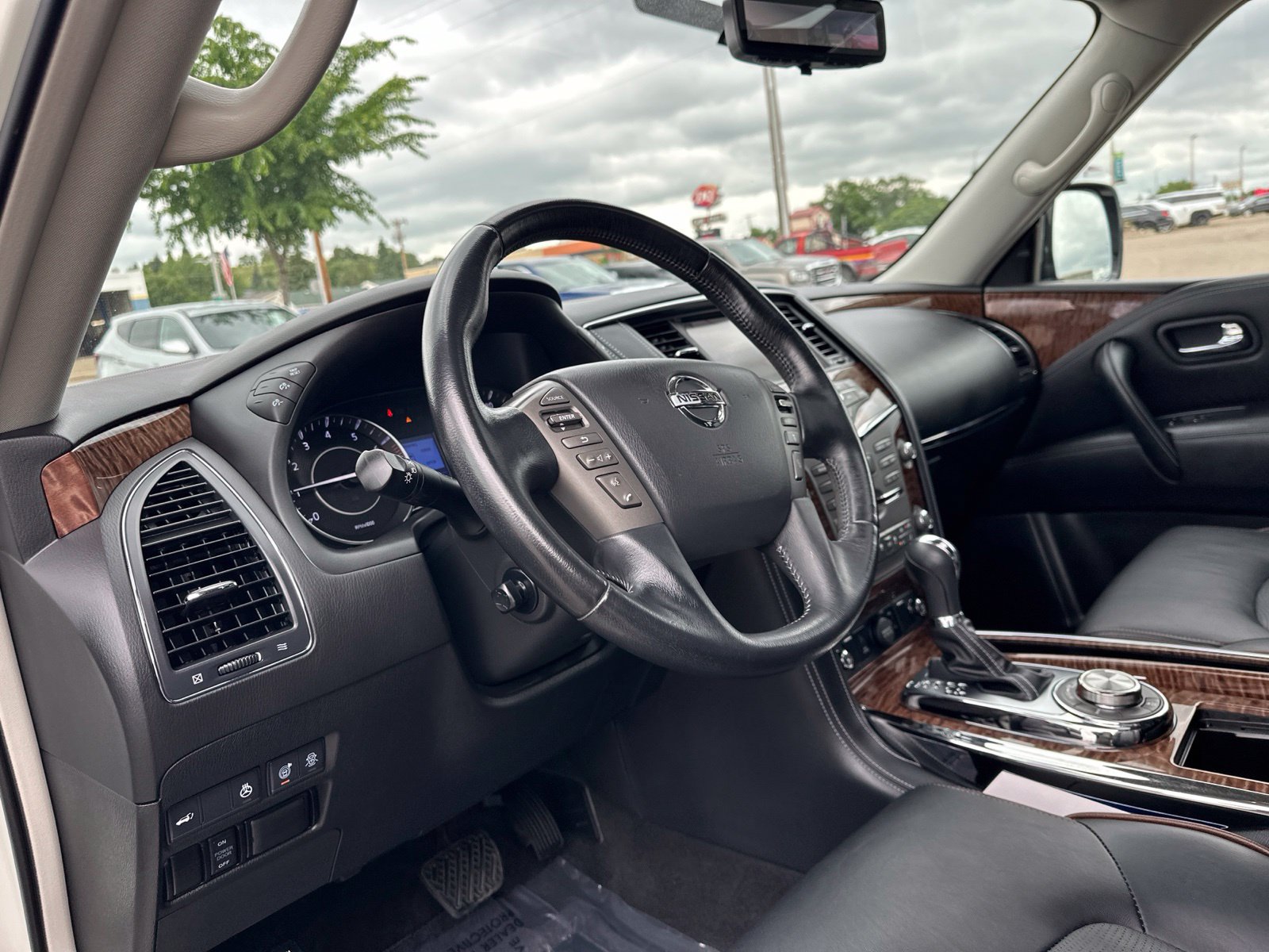 Used 2020 Nissan Armada Platinum w/ Captain's Chairs Package AWD/4WD image 14
