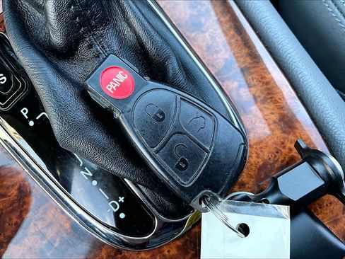 Used 2006 Mercedes-Benz CLK 350 Cabriolet image 12