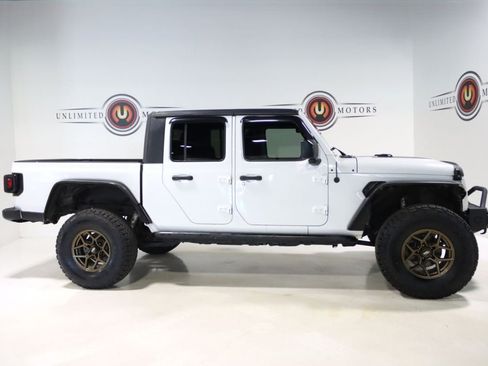 Used 2021 Jeep Gladiator Sport AWD/4WD image 5