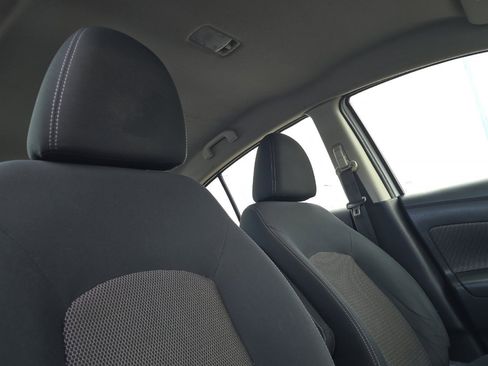 Used 2017 Nissan Versa SV image 16