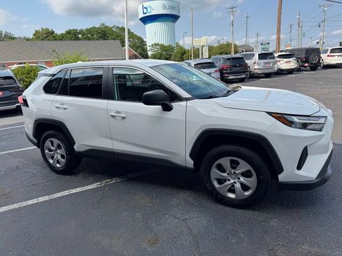 Used 2023 Toyota RAV4 LE AWD/4WD image 5