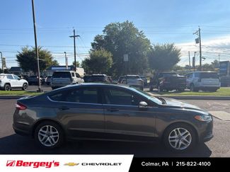 Used 2016 Ford Fusion SE FWD video 2