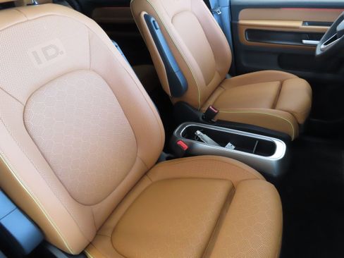New 2025 Volkswagen ID. Buzz Pro S RWD image 27