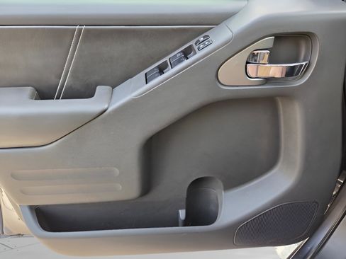 Used 2021 Nissan Frontier PRO-4X w/ Pro-4x Utility Package image 23