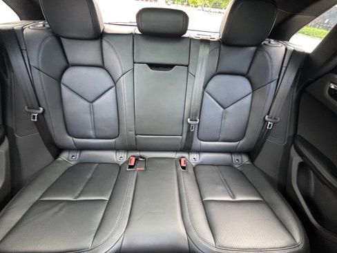 Certified 2024 Porsche Macan image 23