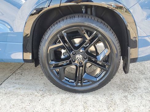 New 2026 Volkswagen Tiguan SE R-Line FWD image 7