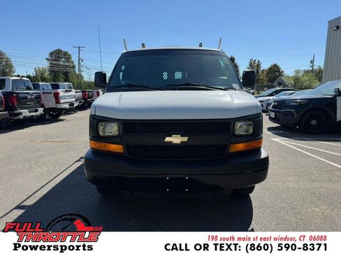 Used 2015 Chevrolet Express 3500 image 3