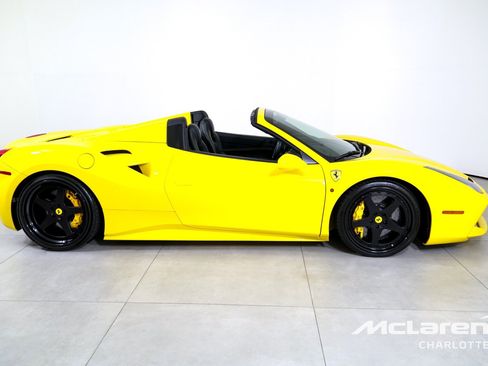 Used 2017 Ferrari 488 Spider RWD image 10
