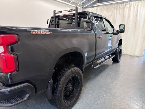 Used 2021 Chevrolet Silverado 1500 Custom Trail Boss w/ Midnight Edition AWD/4WD image 7