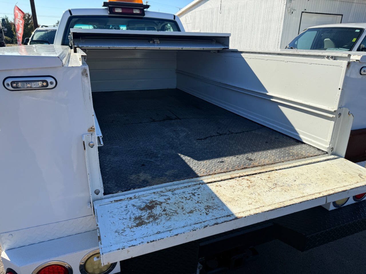 Used 2002 Chevrolet Silverado 2500 2WD Regular Cab image 12