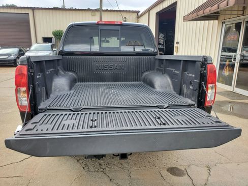 Used 2015 Nissan Frontier SV RWD image 50