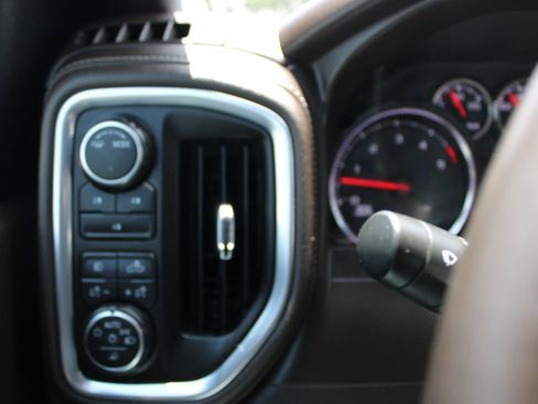 Used 2021 Chevrolet Silverado 2500 LT w/ Convenience Package AWD/4WD image 23