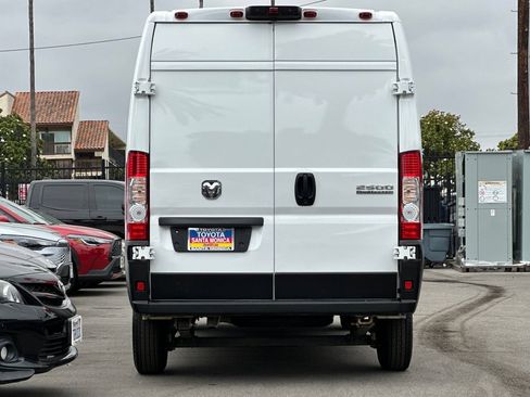 Used 2025 RAM ProMaster 2500 w/ Convenience Group FWD image 5