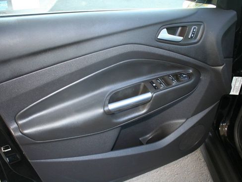 Used 2014 Ford C-MAX Energi SEL FWD image 16