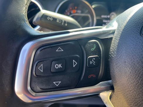 Used 2018 Jeep Wrangler Unlimited Sahara image 18