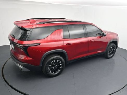 Used 2024 Chevrolet Traverse Z71 AWD/4WD image 32