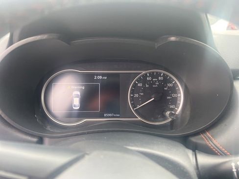 Used 2020 Nissan Versa SR w/ Convenience Package image 8