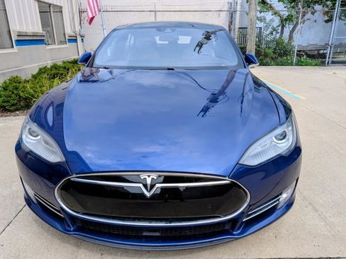 Used 2015 Tesla Model S AWD image 3
