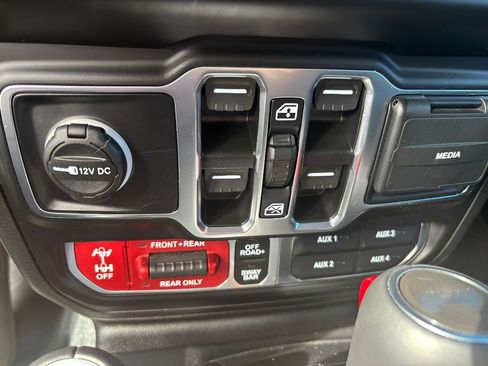 Used 2023 Jeep Wrangler Unlimited Rubicon 392 AWD/4WD image 18