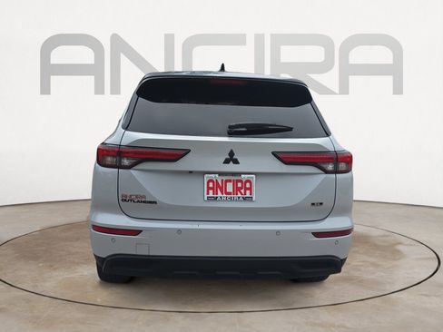 Used 2023 Mitsubishi Outlander SE Black Edition FWD image 9
