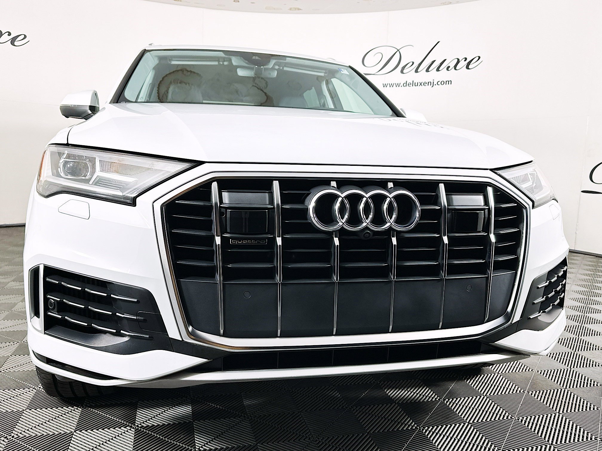 Used 2023 Audi Q7 3.0T Premium Plus AWD/4WD image 33