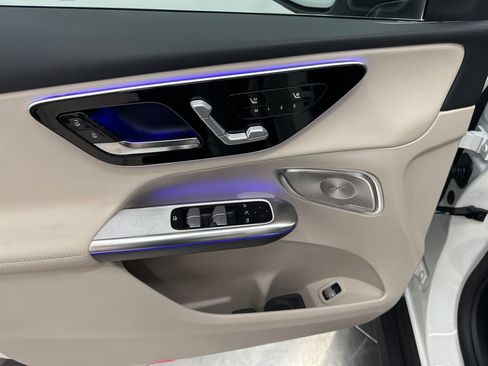 Used 2026 Mercedes-Benz GLC 300 image 11