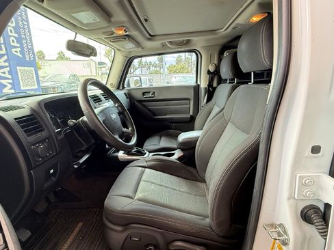 Used 2009 HUMMER H3 AWD/4WD image 5