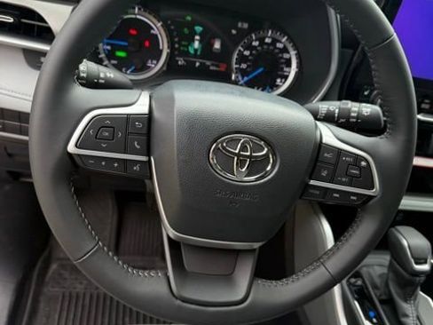 New 2026 Toyota Highlander XLE AWD/4WD image 18