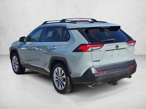 Used 2019 Toyota RAV4 XLE Premium w/ Phone Cable & Charge Package image 8