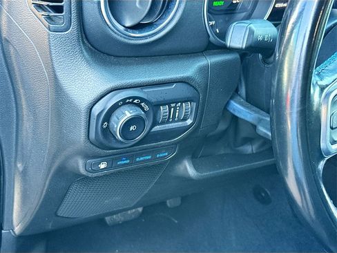 Used 2022 Jeep Wrangler Unlimited Rubicon 4xe image 11