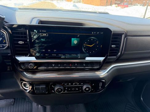 Used 2024 Chevrolet Silverado 2500 LT image 26