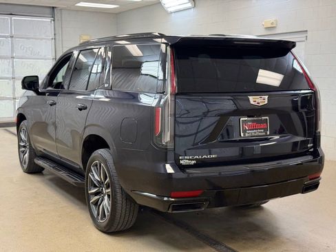 Used 2023 Cadillac Escalade Sport AWD/4WD image 7