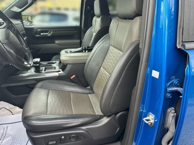 Used 2022 Chevrolet Silverado 1500 ZR2 w/ Technology Package AWD/4WD image 13