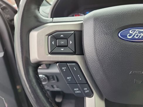 Certified 2022 Ford F250 Platinum w/ FX4 Off-Road Package image 27