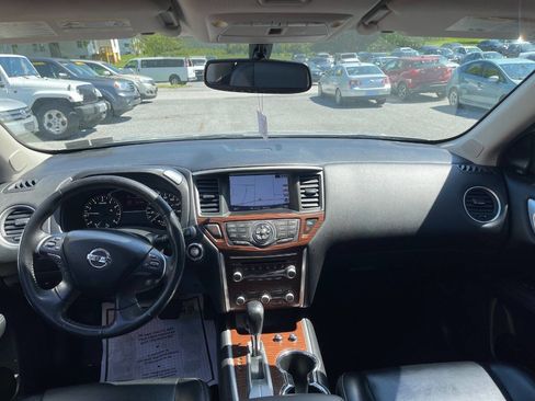 Used 2017 Nissan Pathfinder Platinum FWD image 23