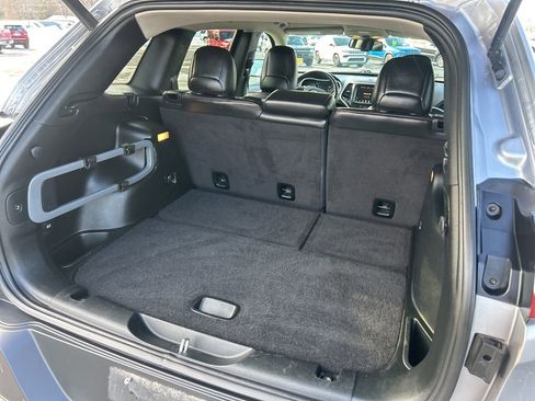 Used 2018 Jeep Cherokee Trailhawk w/ Quick Order Package 27L image 29