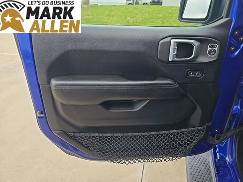 Used 2018 Jeep Wrangler Unlimited Sahara image 23