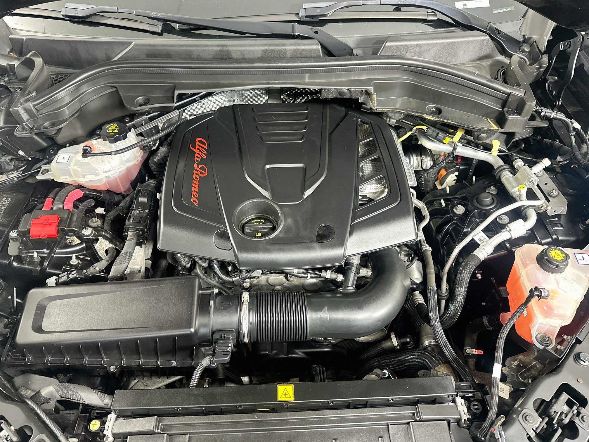 Used 2023 Alfa Romeo Stelvio Ti AWD/4WD image 34