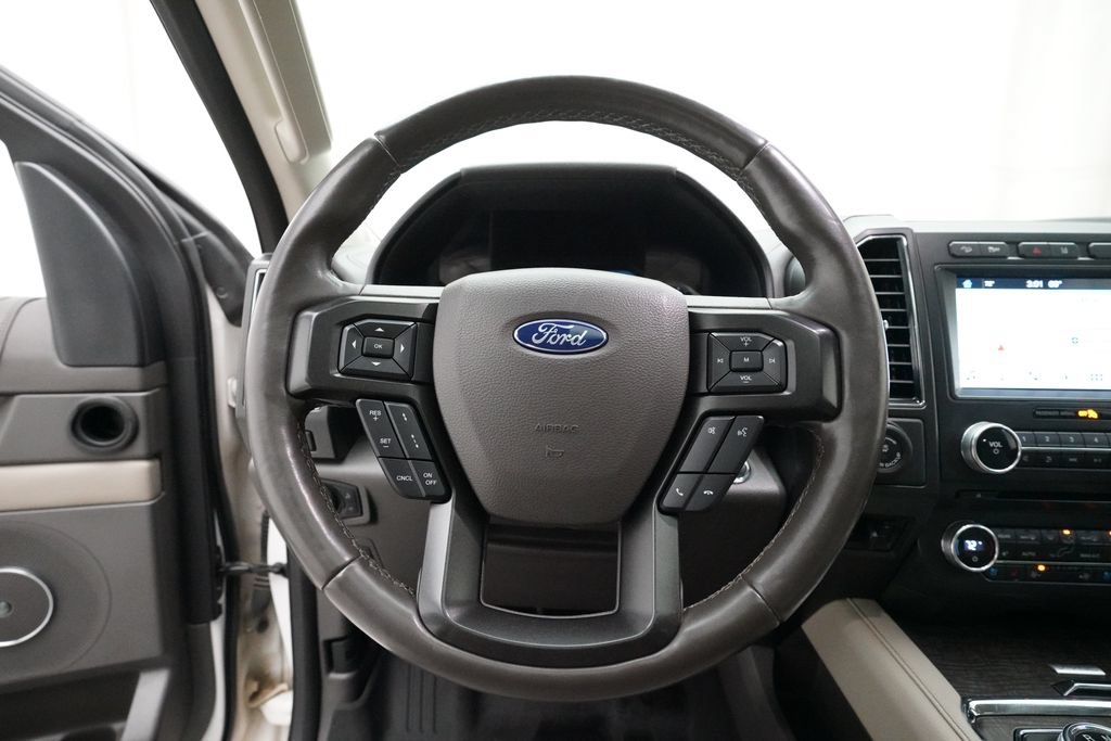 Used 2018 Ford Expedition Limited w/ Equipment Group 301A AWD/4WD image 4