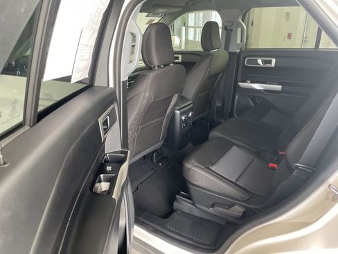 Used 2022 Ford Explorer XLT w/ Class IV Trailer Tow Package AWD/4WD image 13