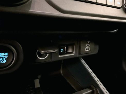 Used 2025 Ford Maverick Lariat w/ Black Appearance Package image 31