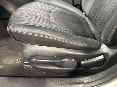 Used 2016 Nissan Sentra SV image 25